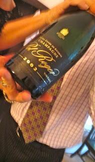 Hanworth_House's tweet photo. New blog celebrating you #hanworthhouse #greenlady and friends @FLEURCOLE @Champagnememori http://t.co/feO71g1mA4 http://t.co/Q8zgRsrWJX