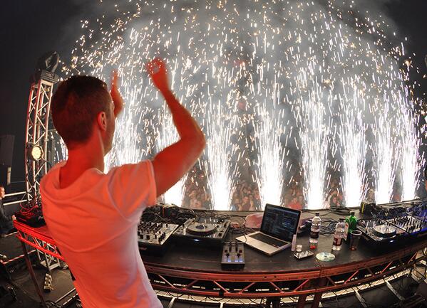 Pyrotechnology's tweet image. We just got some pics from a festival we did last summer through from a friend. Better late than never! #pyrotechnics