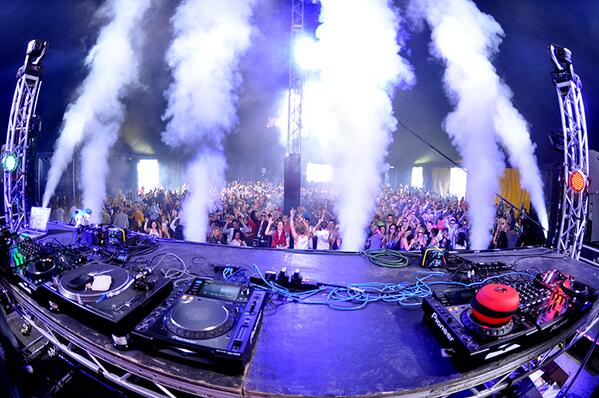 Pyrotechnology's tweet image. Another one of some of our amazing CO2 jets! #co2jets