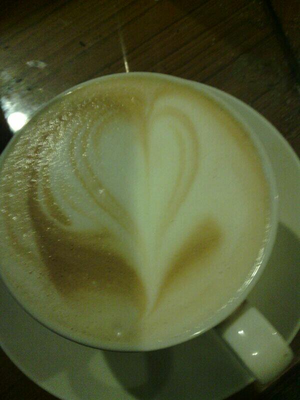 Sore2 gni sambil mnum coffee seperti ini hmm nyumiiiii