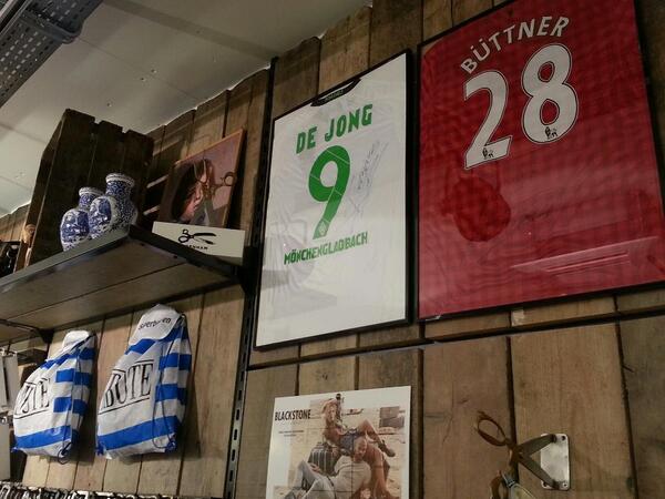 tributemen's tweet photo. Bedankt jongens! @ButtnerBrothers @LuukdeJong http://t.co/n01HJSFE6D