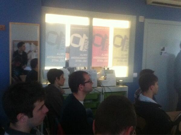 esi_valladolid's tweet image. #Clusterdesign @luigibarrero une #diseño de espacio #interior con #moda #gráfico y otras disciplinas creativas