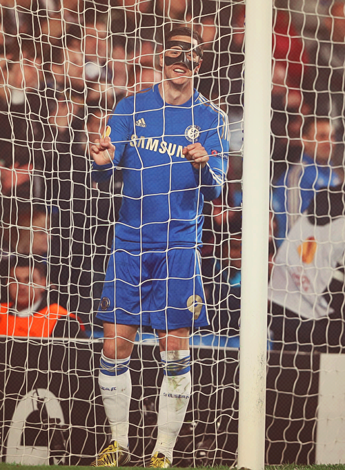 _RMTweet's tweet photo. Great to see Fernando Torres behind the Goals ! http://t.co/VVNFOKWG4d