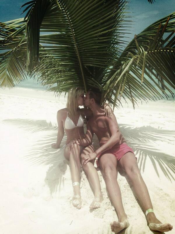 HillaryTeamFan's tweet photo. @hillarychtis &amp; @VincOff Ils sont tellement mignon ♥ #TeamHillaryVincent ♥ http://t.co/KpTKNuH11E