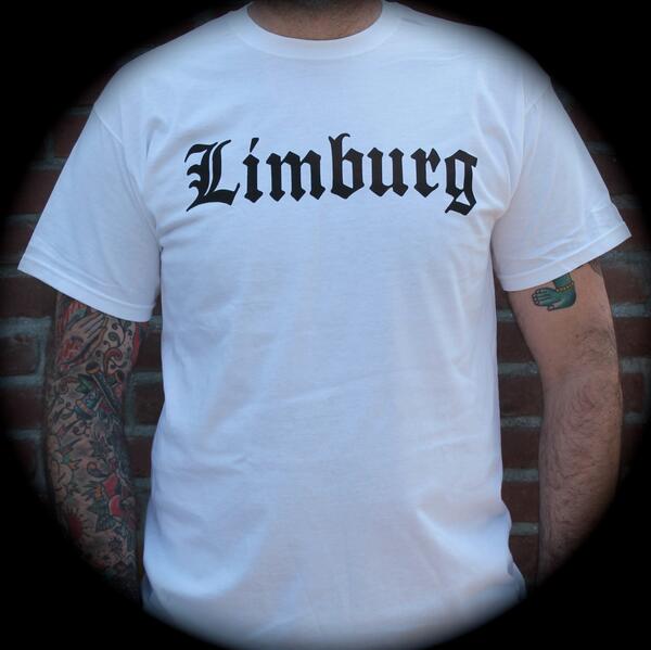 limburgsw's tweet photo. Nieuwe in onze webshop een zomers wit Limburg shirt. 15 euro incl verzendkosten. Bestel mar bestel mar bestel mar.... http://t.co/kfYNQkCOeW