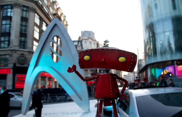 bad_robot's tweet photo. #STIDworldtour #Whereisrobot Thank you, London! #intodarkness @StarTrekMovie @ParamountUK http://t.co/kppYvXES4u