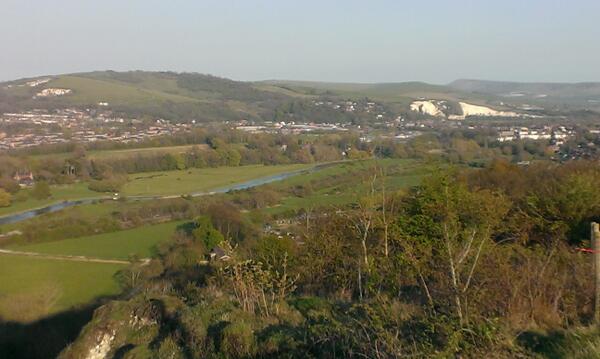 timothyrpearce's tweet photo. Summer finally here, Lewes looking particularly nice this evening http://t.co/NlSJt7wrdZ