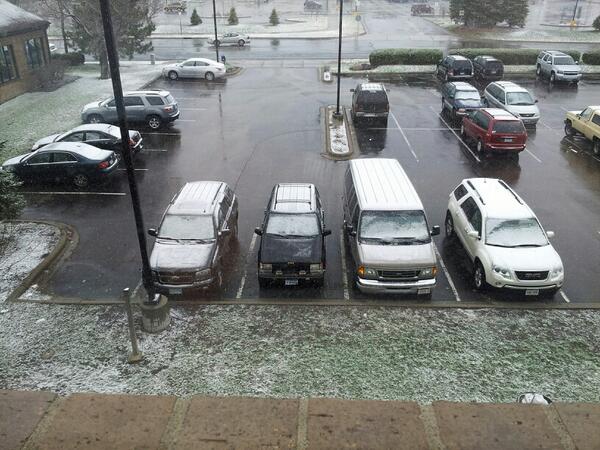 TRexToGo's tweet image. I don't think MN knows that it's May...it's actively snowing.