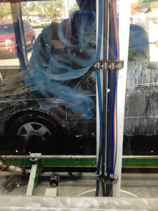 EvanNicoleTobin's tweet photo. I still get a thrill out of watching cars go through car washes 😎 http://t.co/VoREiihXQU