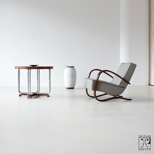 New arrival ! Halabala chair ow.ly/kGpf4 #design #artdeco #streamline