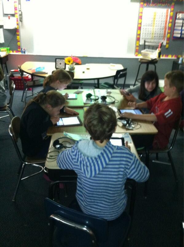 JenChiappe's tweet photo. Antonina, our class tweeter says, "We are using our iPads to blog about our caterpillars." @kidblogs @DrydenSchool http://t.co/IJKWIc41ZL