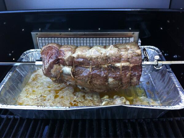 ryan_weerzy's tweet photo. BBQ season #beerdrinkinweather #Friday http://t.co/la7noKlYQ9