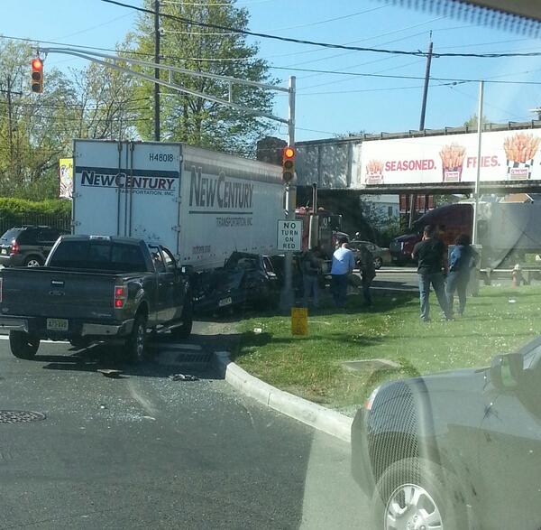 TEAMOSMLLC's tweet image. People need to watch where there going before they hurt somebody or there self