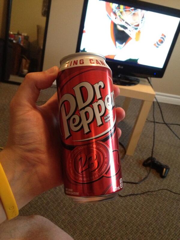 Restoule29's tweet photo. It ain't Dr. Pepper unless its a King Can of Pepper @foti027 #biggerisbetter http://t.co/6zYeG05obQ