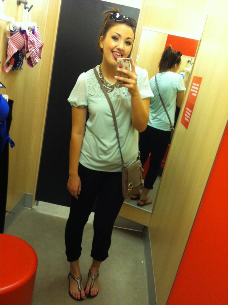 𝓂𝒾𝓈𝓈𝓎 On Twitter Targ Dressing Room Selfies