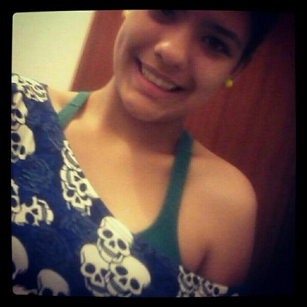 stellalesada2's tweet photo. lê sua gostosa #r http://t.co/9n2YiTrX3S