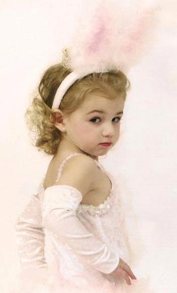 Chloe your so cute!! <a href="/IChloeLukasiak/">Chloe Lukasiak</a>