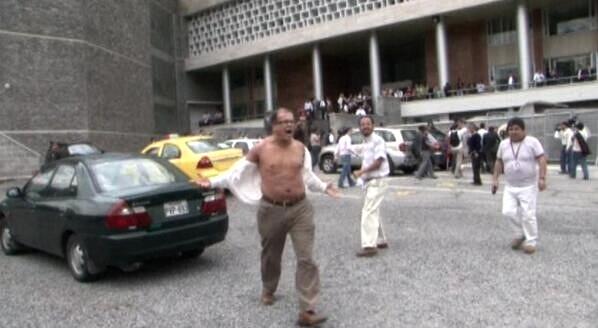 Con todo respeto sr presidente <a href="/MashiRafael/">Rafael Correa</a> este señor como ministro de Cultura, NOOO