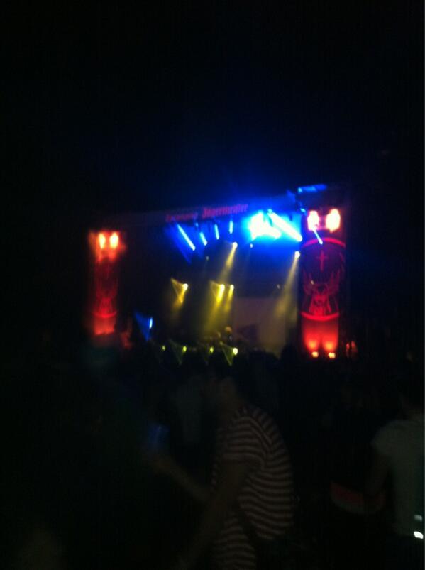 GdJuanan's tweet photo. Muy grandes, semidioses, cierre triunfal, nunca fallais...@elyelladjs http://t.co/2VO7WYuUpQ
