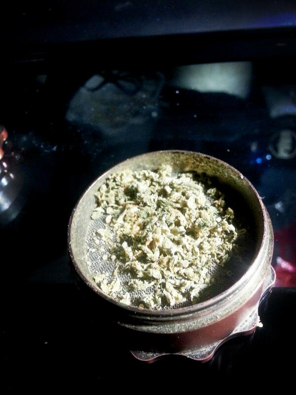 MaryChronicJane's tweet photo. #loud #ganja my #bedtime #trytosleep #love http://t.co/ULEL3c2wvg