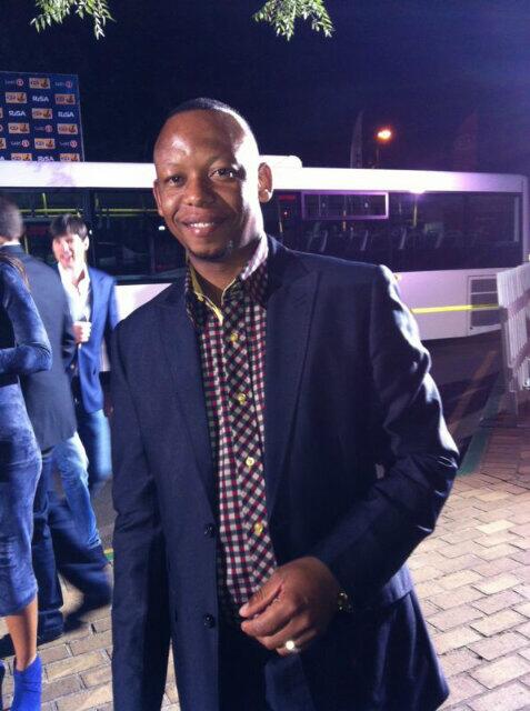 TheSAMAs's tweet photo. Eugene from Trompies looking great! #YelloCarpet #MTNSAMA19 http://t.co/tbejvjwK4o