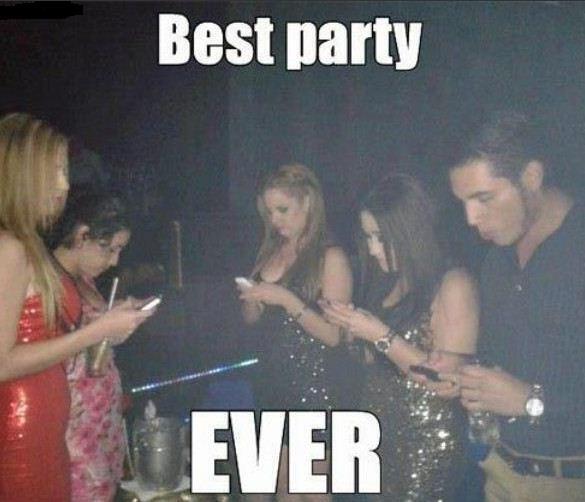 TienerStrips's tweet photo. Feestjes tegenwoordig.. - http://t.co/JGnkNx2BUz