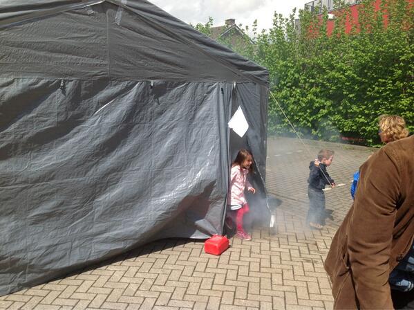 foilzone's tweet image. Heeel veel rook in de rooktent! Kom nu kijken op de Triosingel 34 in Culemborg!

RT = fijn!

#brandweer