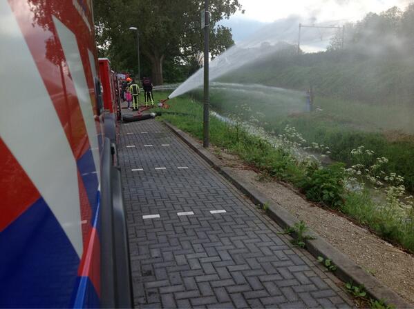 foilzone's tweet image. Nog een half uur pret bij de brandweer! 

Kom nu kijken op de Triosingel 34 in Culemborg!

RT = fijn!

#brandweer