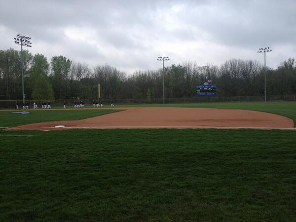 HCC_IL_Baseball's tweet photo. #Cougars getting ready to start Region 4 tournament play against Lake County at Madison College #GoCougars http://t.co/XSOyp5MrN6