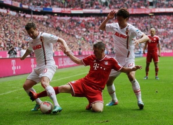 AgayevMurad12's tweet photo. 1 фото с игры

#FCBFCA #MIASANMEISTER #ThankYouJupp #RT http://t.co/vfoNM9XGt1