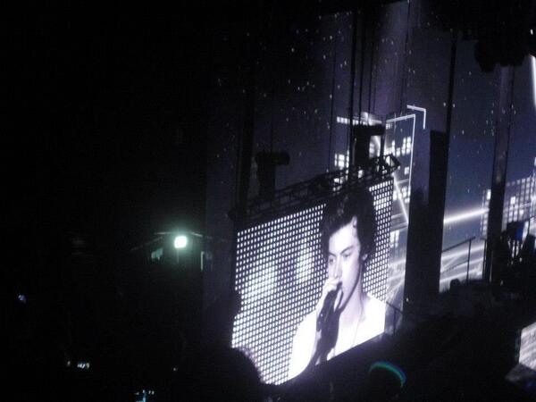 Ashley_5757's tweet photo. Harry Styles in Antwerp! http://t.co/dY0qAnpNbO