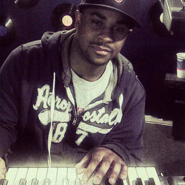 whoyafavorite's tweet photo. How do I add a pic on Twitter app as my main pic? http://t.co/FZnTGI7QjP