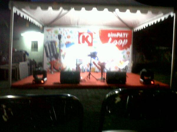 StandUpIndo_SBY's tweet image. Ternyata event #simPATIGetInTheLoop serentak di 4 kota! Jakarta, Bandung, Jogja, Surabaya! Woooow!