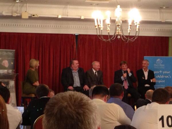 With the Legends yesterday ahead of Everton's historic victory tomorrow. Thanks to <a href="/donnaglf/">Donna</a>