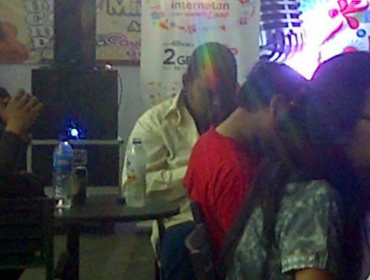 kormaketawa's tweet image. Tampak @ficocacola sang robot ada di #SimPATILoop @simPATI @indomaret_co_id point ampera.