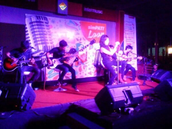 tyo_kosong7's tweet image. Last song @Troy_Indonesia #DIA dialah yang memang ku tunggu.... 
@goeboexcafe @GeronimoFM #simpatiLoop