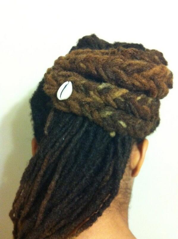 Owyna_Locs's tweet image. It's styles like these that make me wish upon my locs lol #Cleanlocs #locslife