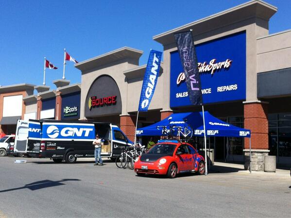 BikeSports_'s tweet photo. Come on down to Aurora and try out the latest an greatest giant bicycles! http://t.co/DDpMMx11L9