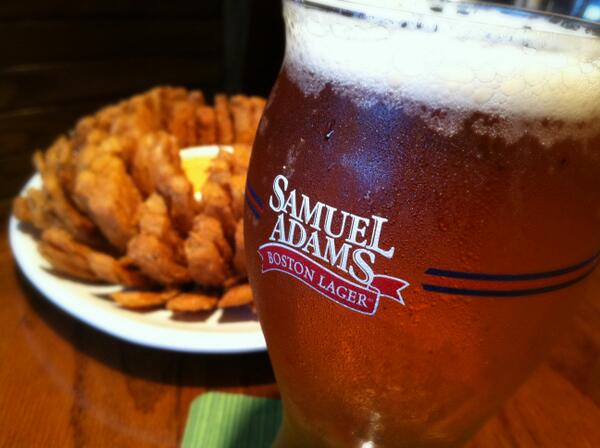 Outback's tweet photo. Does your mouth need a little watering? #LunchAtOutback http://t.co/SyhdWsDB4v