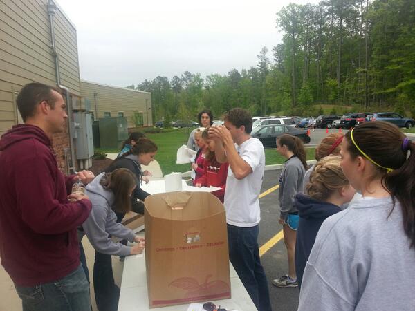 Angie_Bama's tweet photo. #hsmservicesaturday http://t.co/i5mV8ekhKx