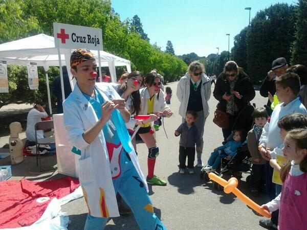 beapg6's tweet photo. #feriadelasalud #clowntagiosos payasos de hospital http://t.co/pj51HlIg29