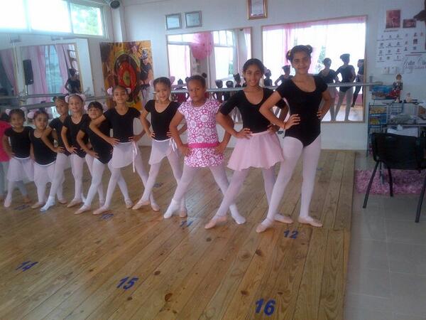 Anyilove1989's tweet image. Las bailarinas de Salcedo