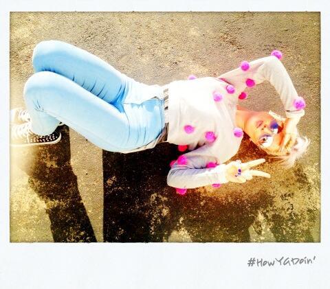 LMFranceSource's tweet image. Perrie qui prend la pose :)-Amélie