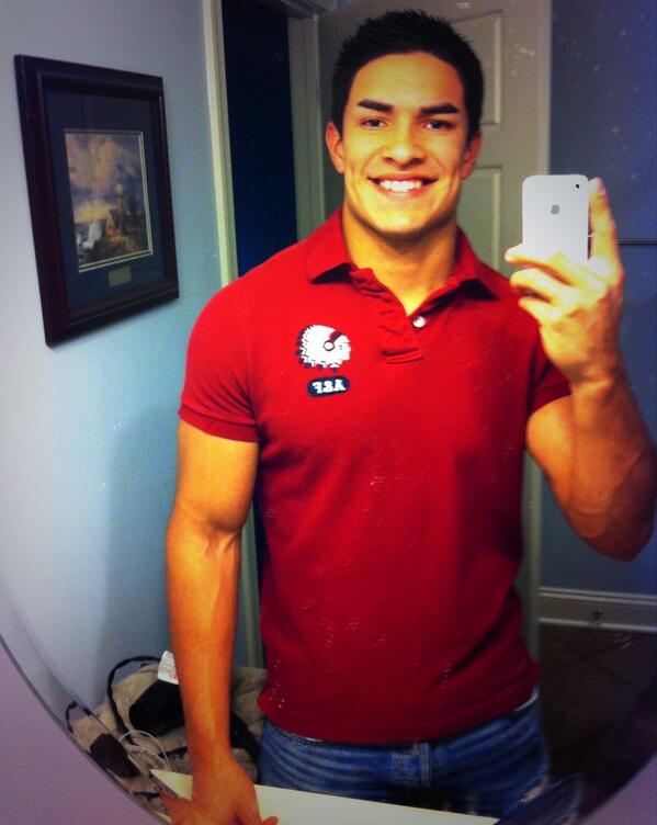 vetoswain's tweet photo. Headed to work! @abercrombiecast @AbercrombieHot http://t.co/h3GsUvnSLG
