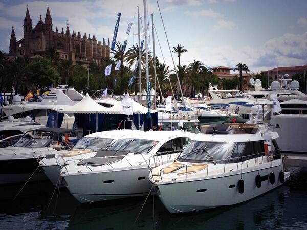 MallorcaBoat's tweet photo. Another beautiful sunny day @BoatshowPalma ! Great display of Sealine S380, S-and F450 right in the heart of Palma http://t.co/vxLWqsfJEX