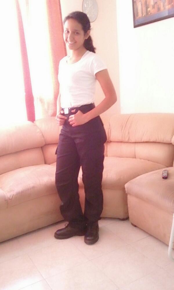 SureeimY's tweet photo. Que tal mi pantalón de comando;) http://t.co/h9kpz6fjQI
