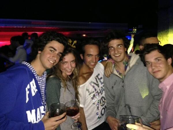 ALESSGIBAJA2's tweet photo. “@chanmeis: THAT'S HOT !! BY @ALESSGIBAJA2 I LOVE MY NEW SEXY FRIEND @chanmeis @Elsa_bq @azpiazu95 #cutzz http://t.co/9T310y8Fg2” LOVE IT !!