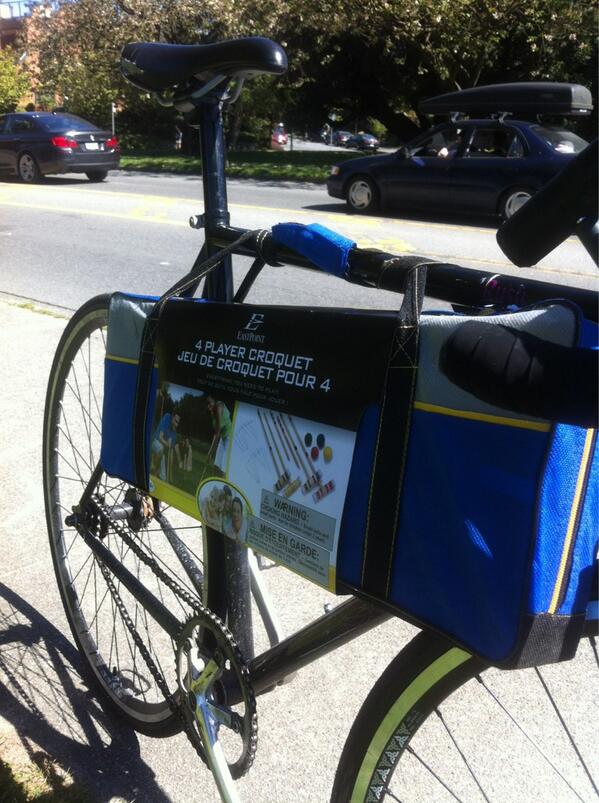 geoff_m23's tweet photo. #xyfindme Destination Jericho tennis courts. Croquet is in play. @dockhands @apsbull @TomahPhillips @stefankre http://t.co/z0S4djNaWQ
