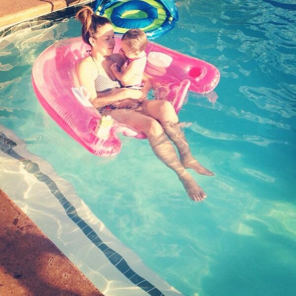 ZapposCulture's tweet image. Poolside with my family. #zappos #corevalue4 #zapposinstachallenge #eyezapp @eyezapp by snunchie