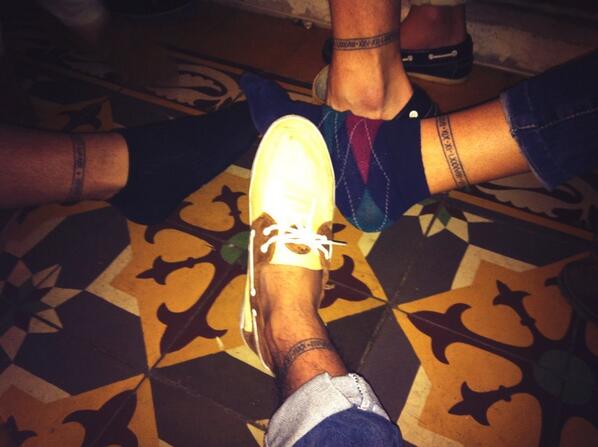 gaizka87's tweet photo. Sangre negra hermanos http://t.co/iUgsJ8DEhv